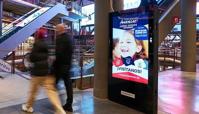 Impactmedia's Digital Signage Screen at a shopping center.
